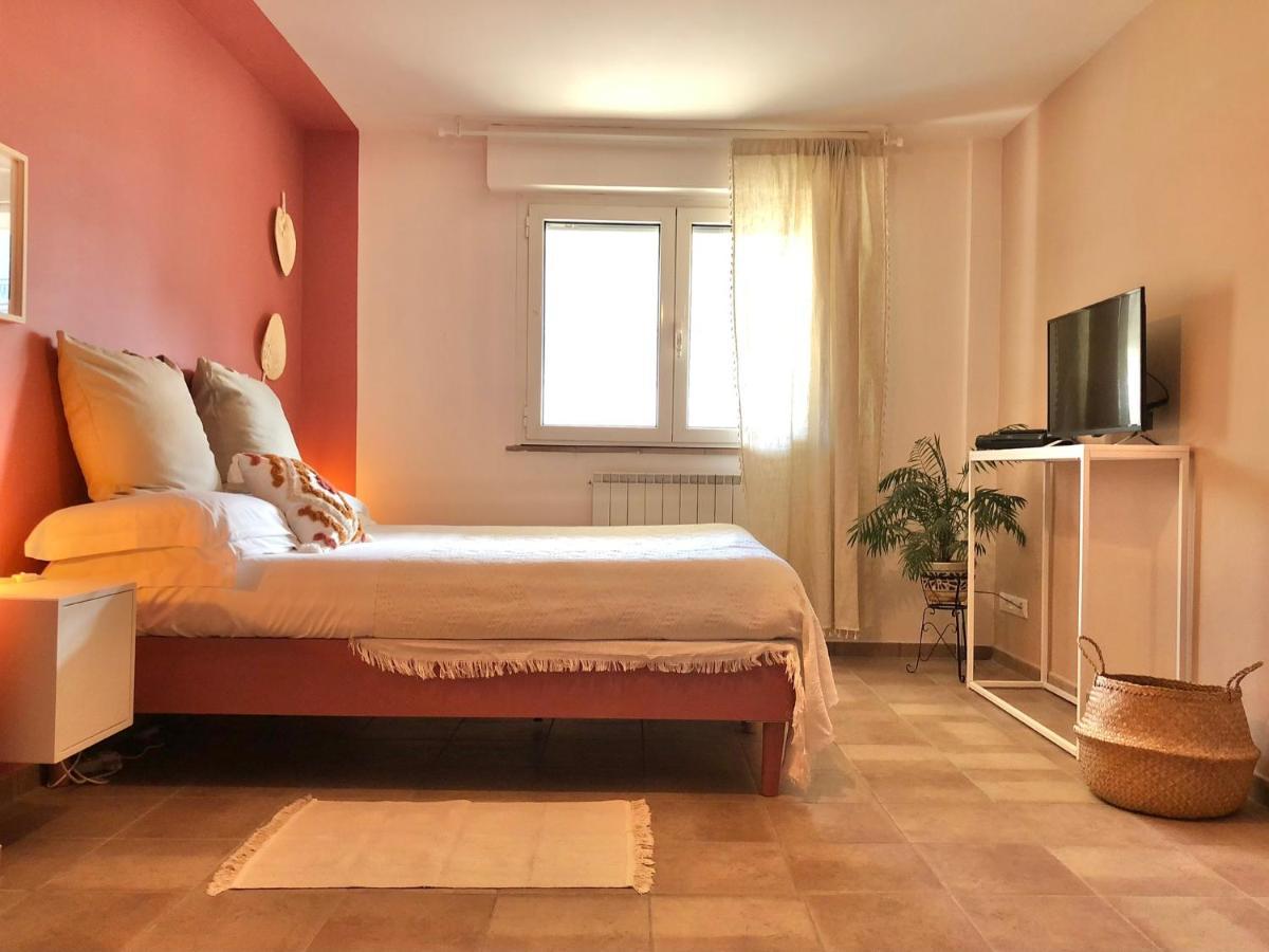 Blue Apricot Apartment Con Jacuzzi Montesilvano Marina Екстериор снимка